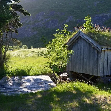 Holiday home Nesland Lofoten *