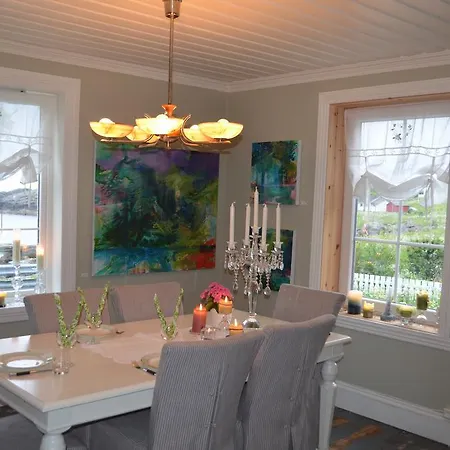 Nesland Lofoten Holiday home *