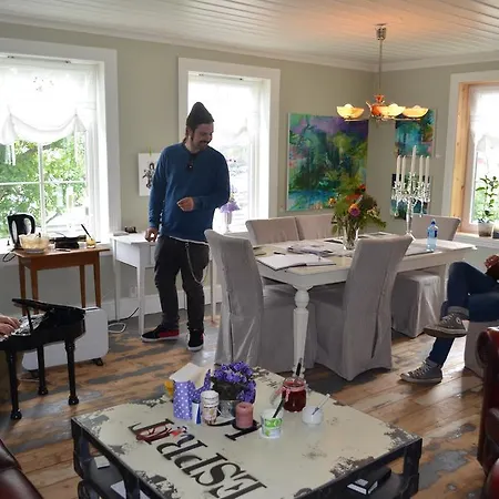 Nesland Lofoten Holiday home *
